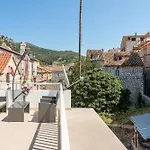 Apartments Villa Tudor 1