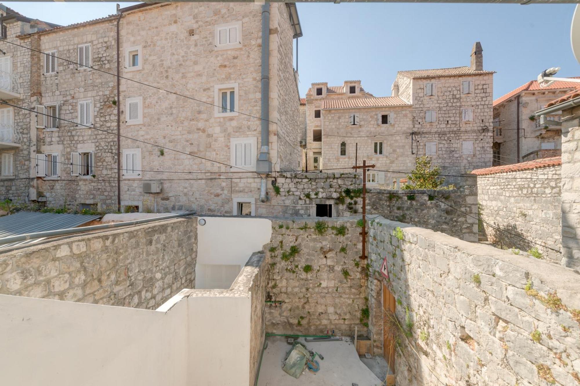 Apartamento Tudor 1 *